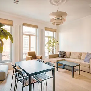 The Bright Stone Lodge. Heart Of , Amberes Bélgica